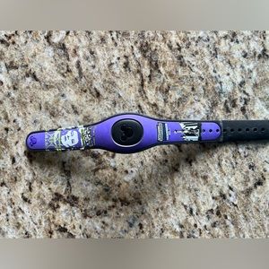 Madame Leota Haunted Mansion Disney Magic Bands
